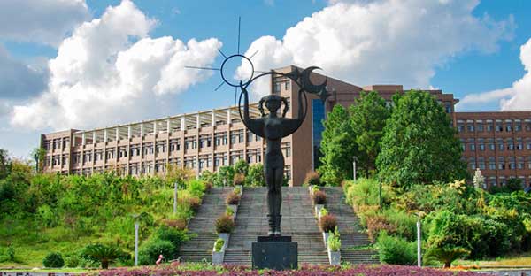 江西省景德镇市景德镇陶瓷大学,江西景德镇陶瓷大学排名