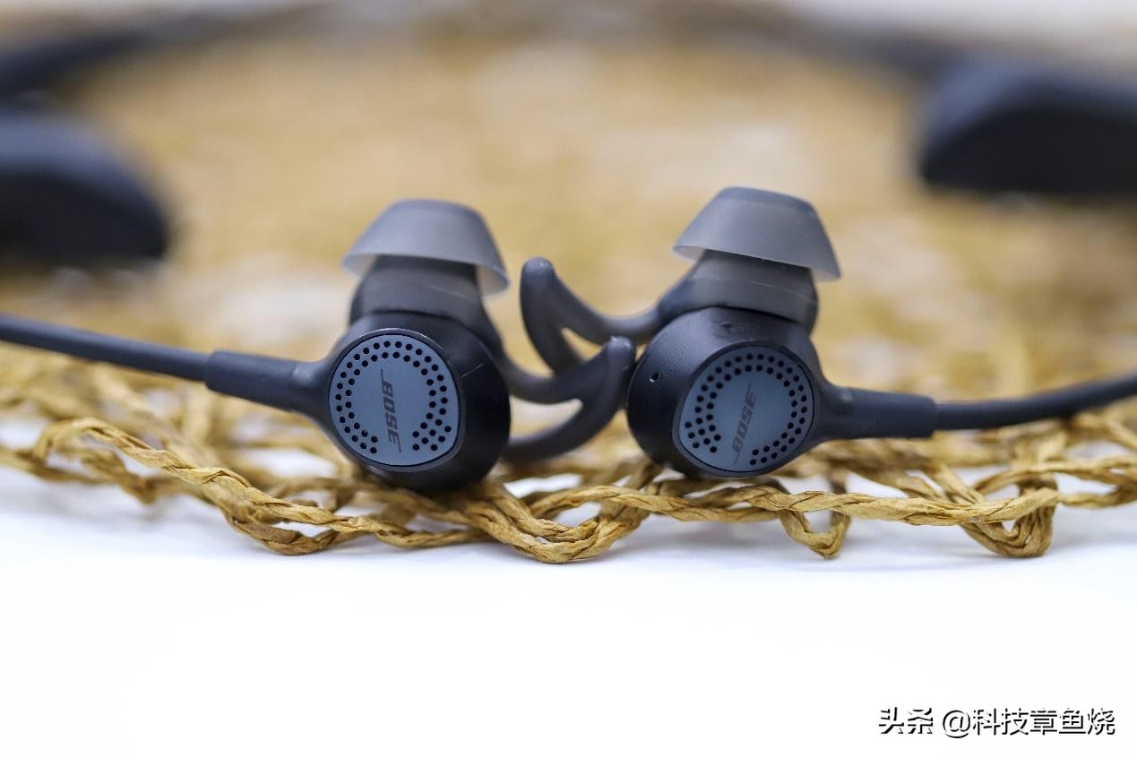 降噪耳机boseqc30测评李大锤,基础玩家boseqc30蓝牙降噪耳机