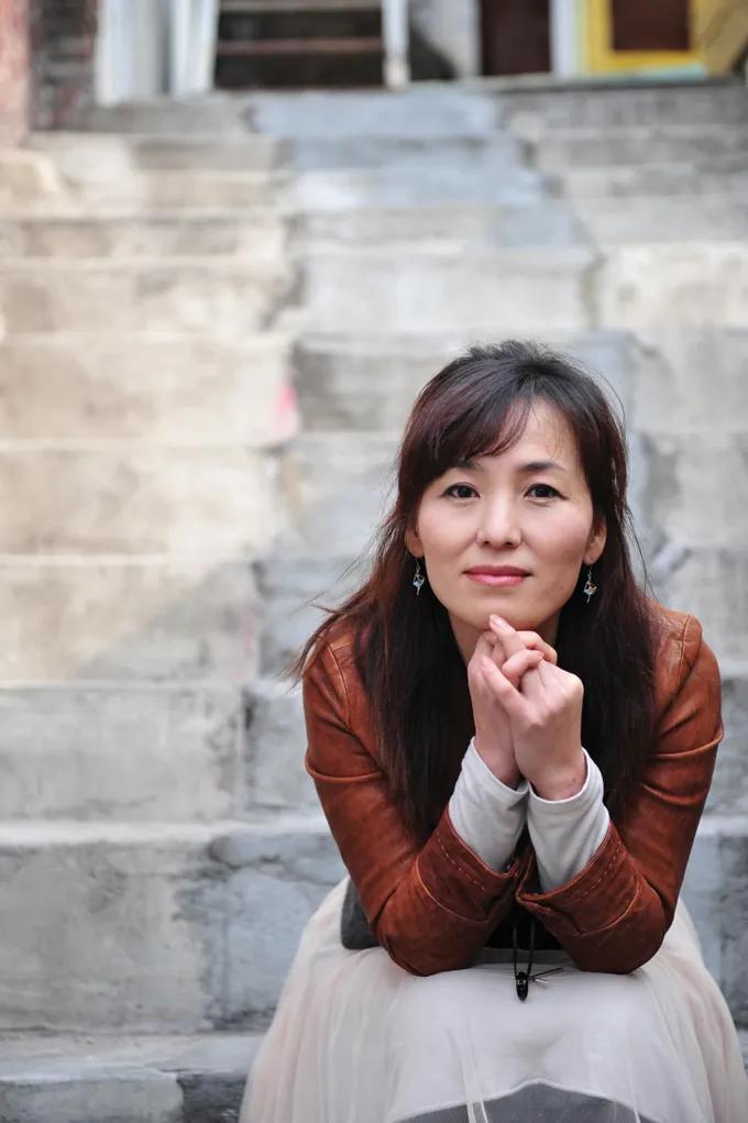 她是富家千金，却花10年揭露性侵真相：我的眼睛总望向受伤的人