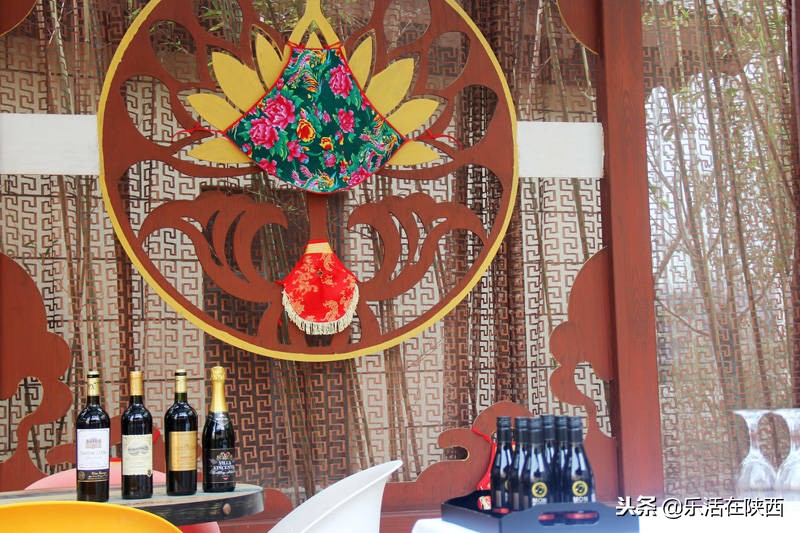 美女红酒肚兜秀，最美中国风，寒冬中华郡嗨翻天