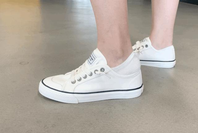小白鞋推荐英伦风,经久耐穿的小白鞋