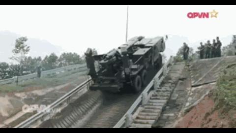 一代名炮旧貌换新颜？卡车炮是昂贵装备，小国用不起才赶鸭子上架