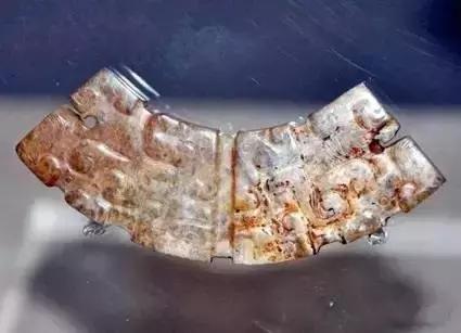 玉有五色沁胜得十万金什么意思,玉有五色沁胜得十万金是什么意思