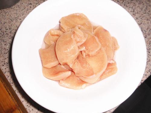 被猫爪子抓了一道流血了有事吗,猫爪子扎了一个小洞流血了