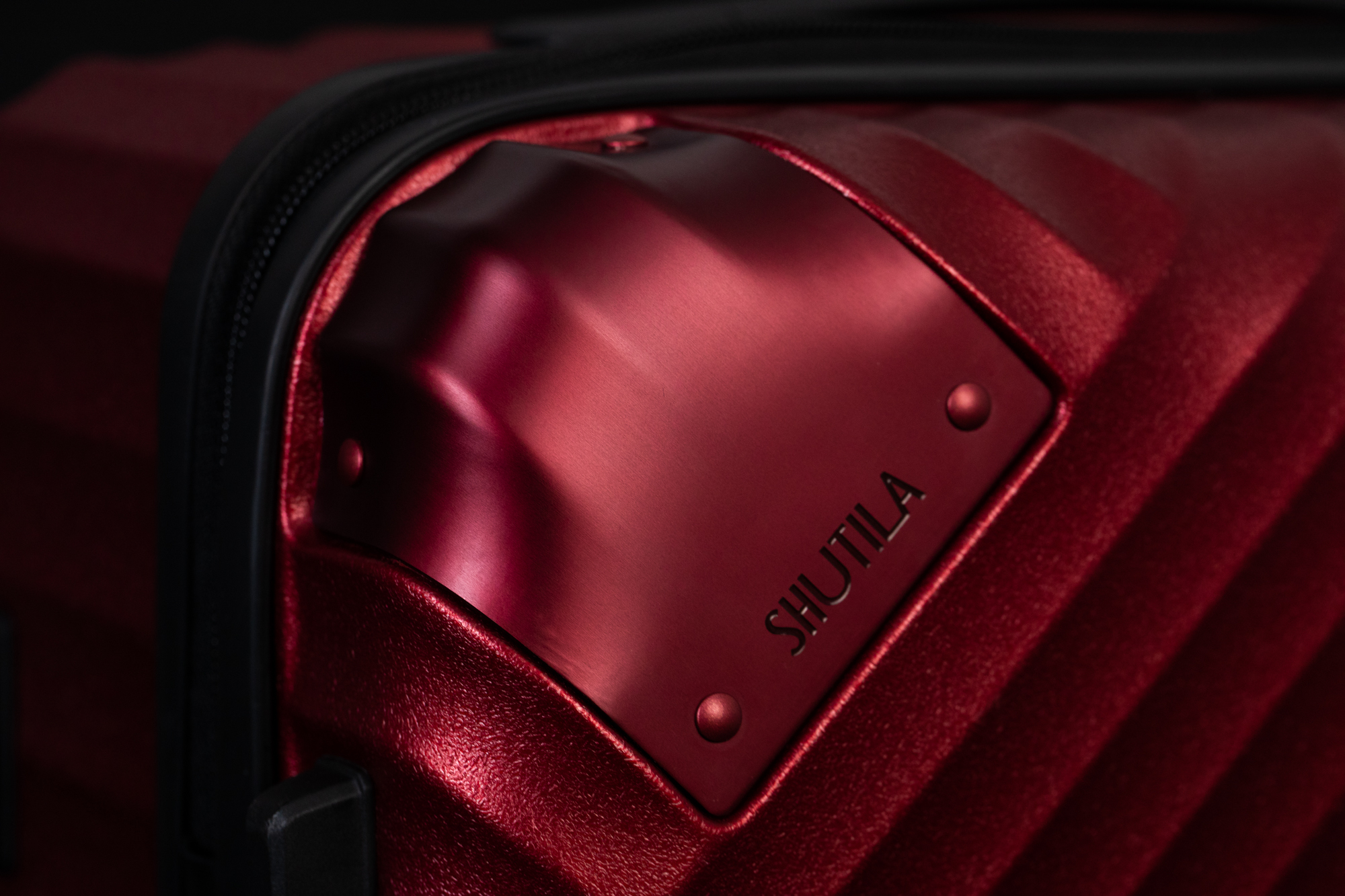 舒提啦1只旅行箱的革命，3年摔坏就换新，30米高空跌落测试合格