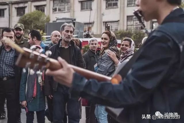 三个95后开五菱车,95后开着面包车环游世界