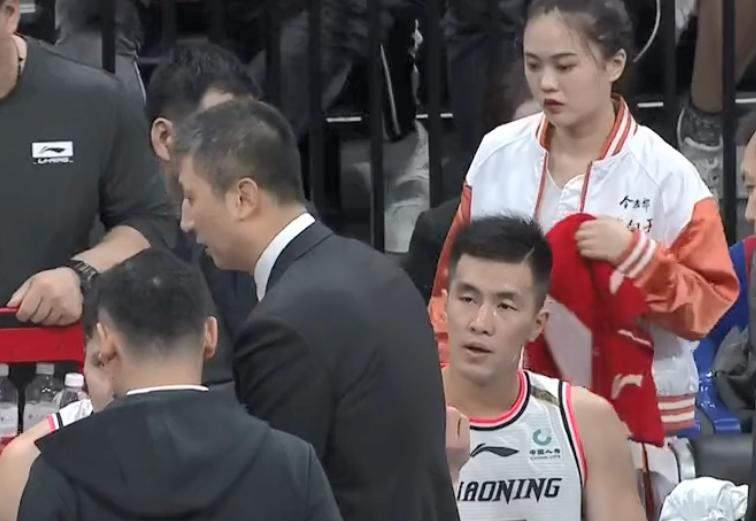 辽宁男篮胜广厦男篮郭艾伦集锦,辽宁男篮广厦男篮落后20分逆转