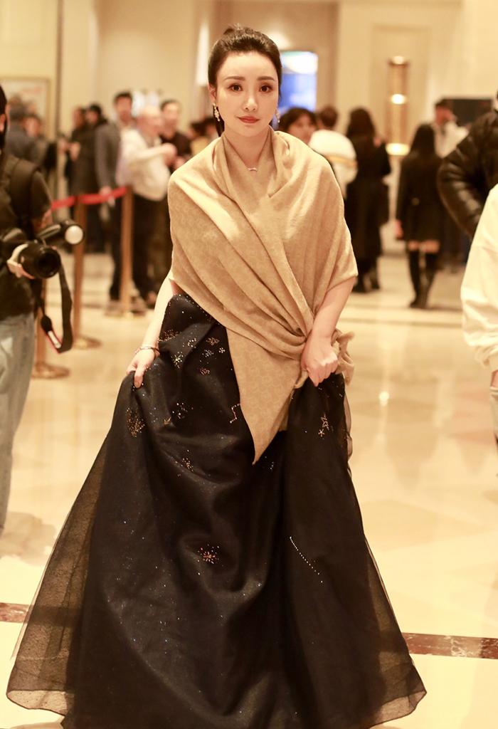 12种最流行的围巾围法,四种超火的围巾围法你get到了吗