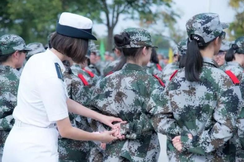 765分学霸军训中暑死是哪里的,中考765分学霸在军训时中暑死