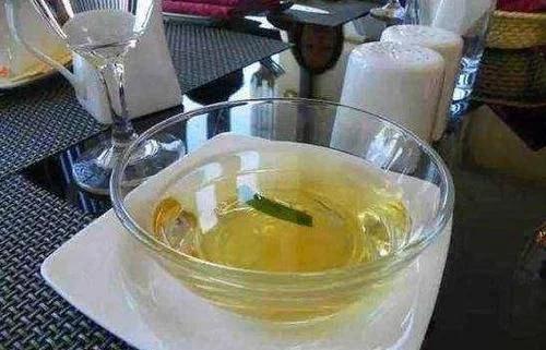 西餐厅吃牛排暂时离开怎么摆刀叉,吃牛排如何拿去刀叉