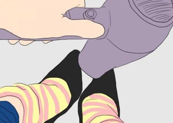 鞋子磨脚磨出来的泡怎么处理,孩子凉鞋磨脚怎么处理就不磨脚了