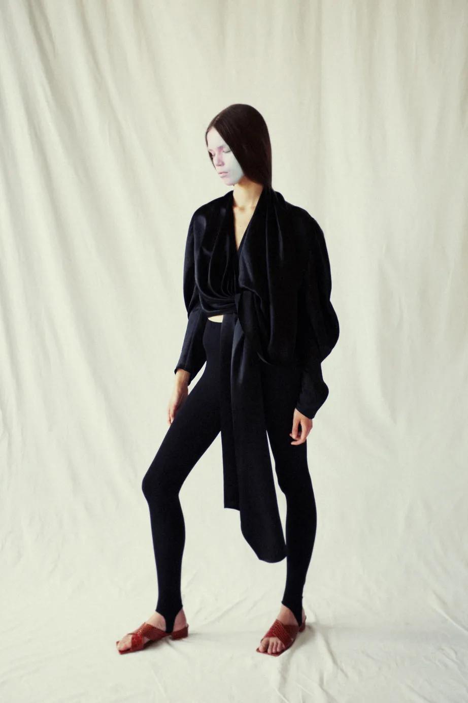 被嫌弃的踩脚裤翻身了！今年正当红