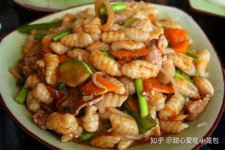 山药蛋和莜面栲栳栳,只有莜面栲栳栳还有个山药蛋