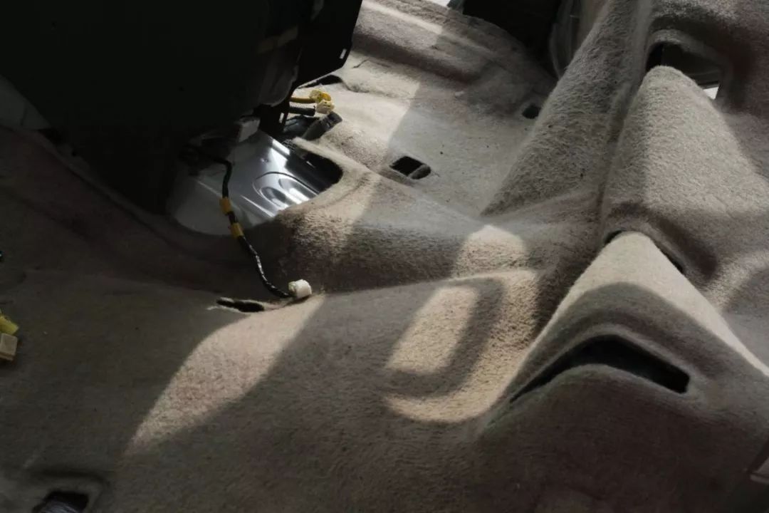 老车翻新：15年后的邂逅，普拉多LC120旧车换新颜，满血复活。