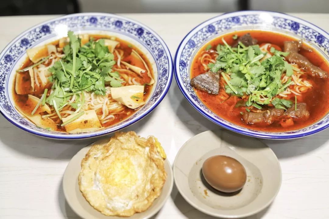 重庆100-200民宿推荐以及价格,100家苍蝇馆子重庆