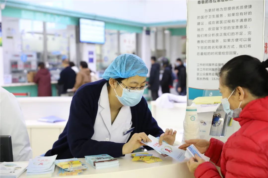 艾滋病对人体寿命的影响,健康人吃了艾滋病的药会怎么样