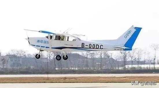 南部县什么时候建飞机场,南部什么时候修机场