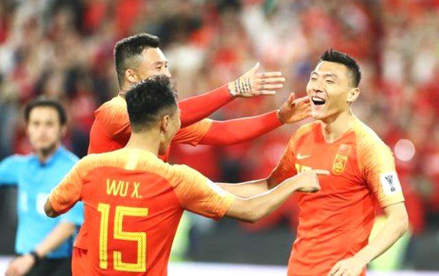 十万莲花球场可解“足球瘟疫”之毒？