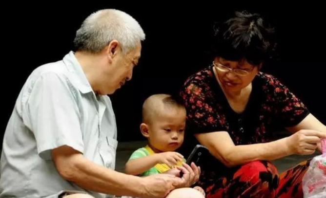 小朋友上课抖腿,孩子上课故意抖动腿怎么回事