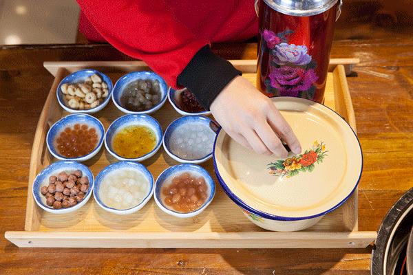 3块8重庆市井火锅,物价回到十年前的超市