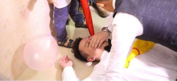 婚礼迎亲堵门游戏大全,结婚迎亲的堵门游戏视频