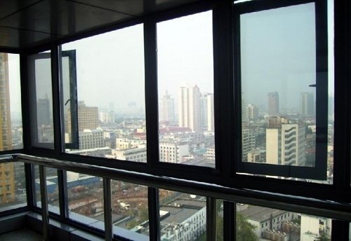 高层阳台平开窗好还是推拉窗好,高层封阳台用平开窗还是推拉窗