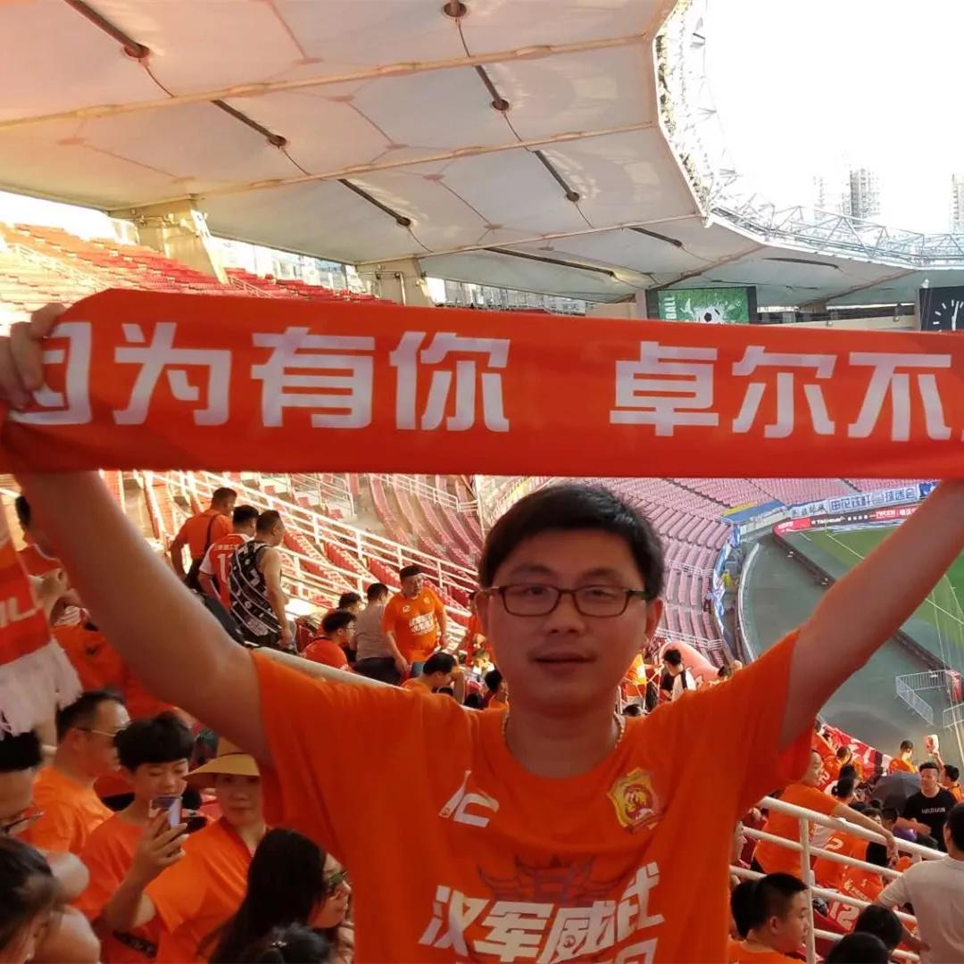 埃弗拉梅开二度含泪伤退武汉卓尔,gif埃弗拉补射破门卓尔领先永昌