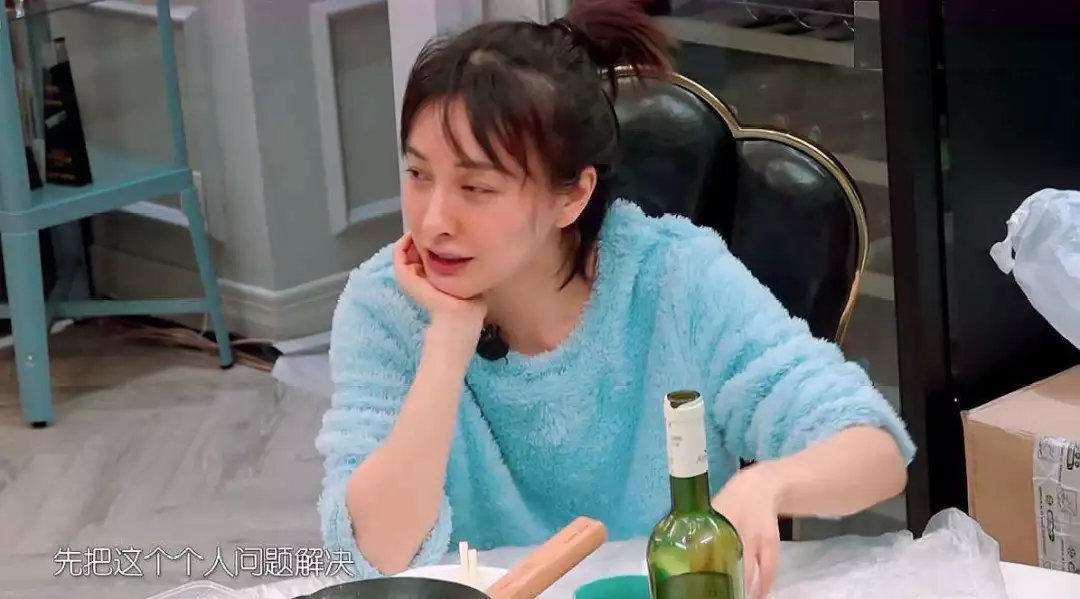 吴昕自己下楼买花视频,吴昕买花视频完整版