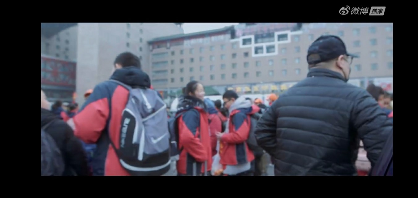 岳云鹏相声完整版送礼物,岳云鹏自费拍的短片