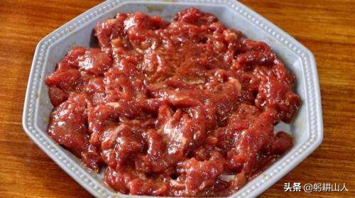 牛肉上浆的配方一斤多少盐,厨房腌牛肉的腌制方法