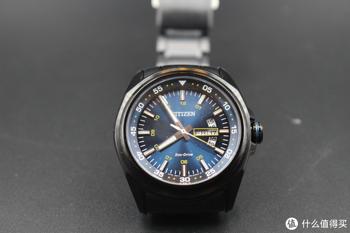 西铁城光动能手表有三个小表盘,西铁城光动能电波手表晚上能亮吗