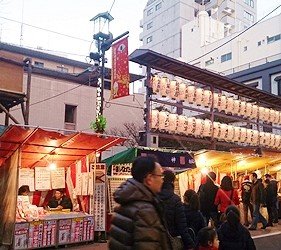 日本东京巢鸭商店街,东京巢鸭街区老照片
