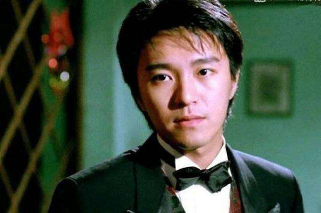 周星驰唯一一部烂片，豆瓣评分只有3.8，连他自己都不愿意提起