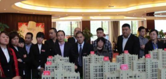 他是没有一技之长因伤退役的运动员,却从0开始开餐饮,身价上亿