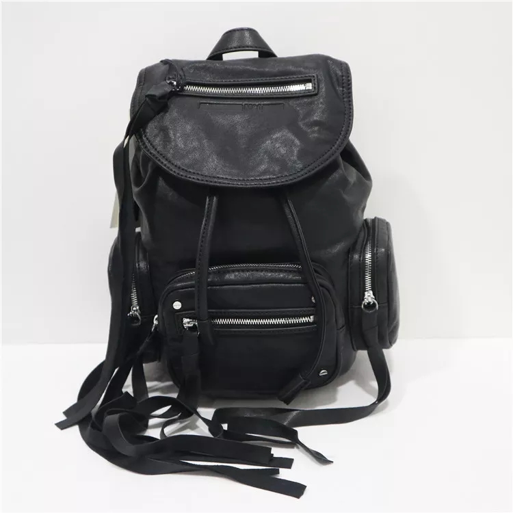 欧美时尚双肩包搭配,奢侈品好看的包包推荐