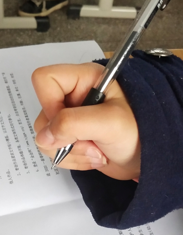 可怜的小手,冬天可怜的小手