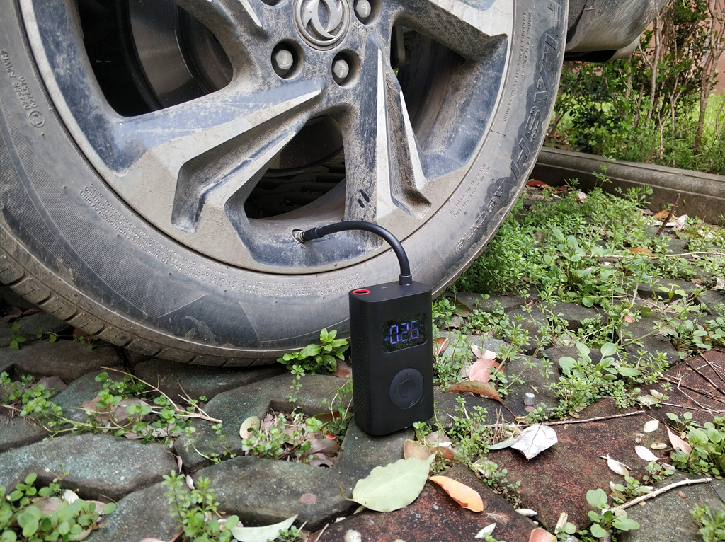 米家充气宝给电动车真空轮胎充电,小米米家充气宝怎么给汽车充气