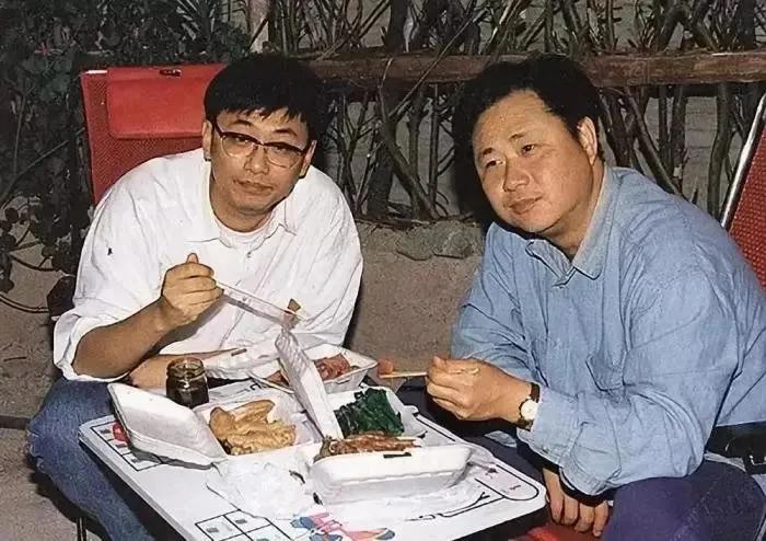 王家卫的盈利模式,王家卫的致富经历