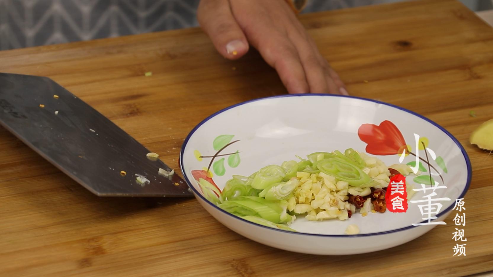 喜欢吃豆干的朋友们一定不要错过,这样做的豆皮好吃又下饭