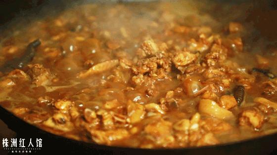 无言的年轮,嘴角的油渍,忆不尽的是陈旧时光。