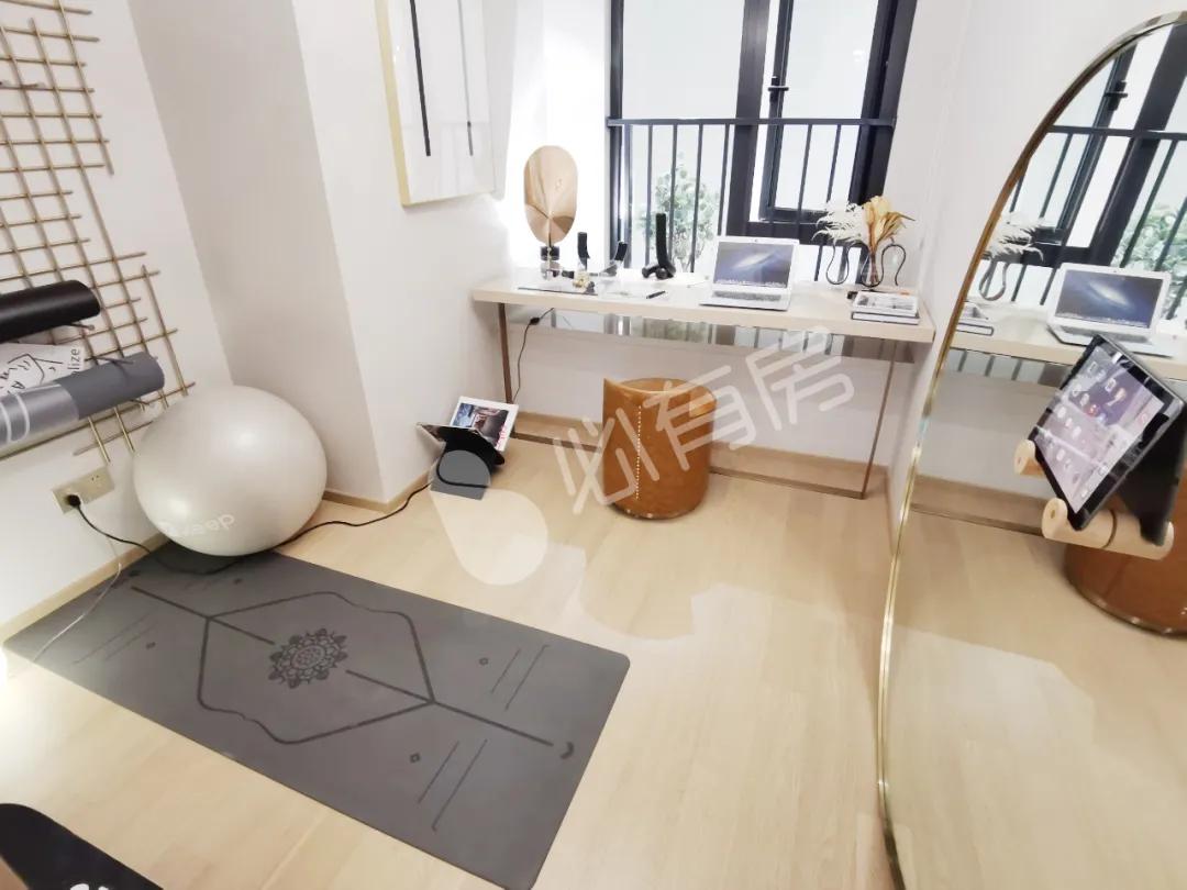 粉盘撞车,现状差又最贵的上河公元你买账吗?