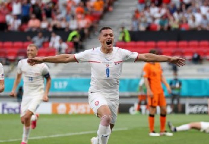 荷兰三棍客进入决赛,荷兰三棍客高光时刻