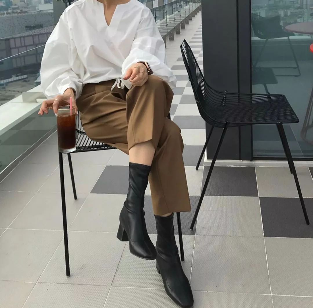 今年流行的靴子适合小粗腿穿,秋冬高跟百搭靴子