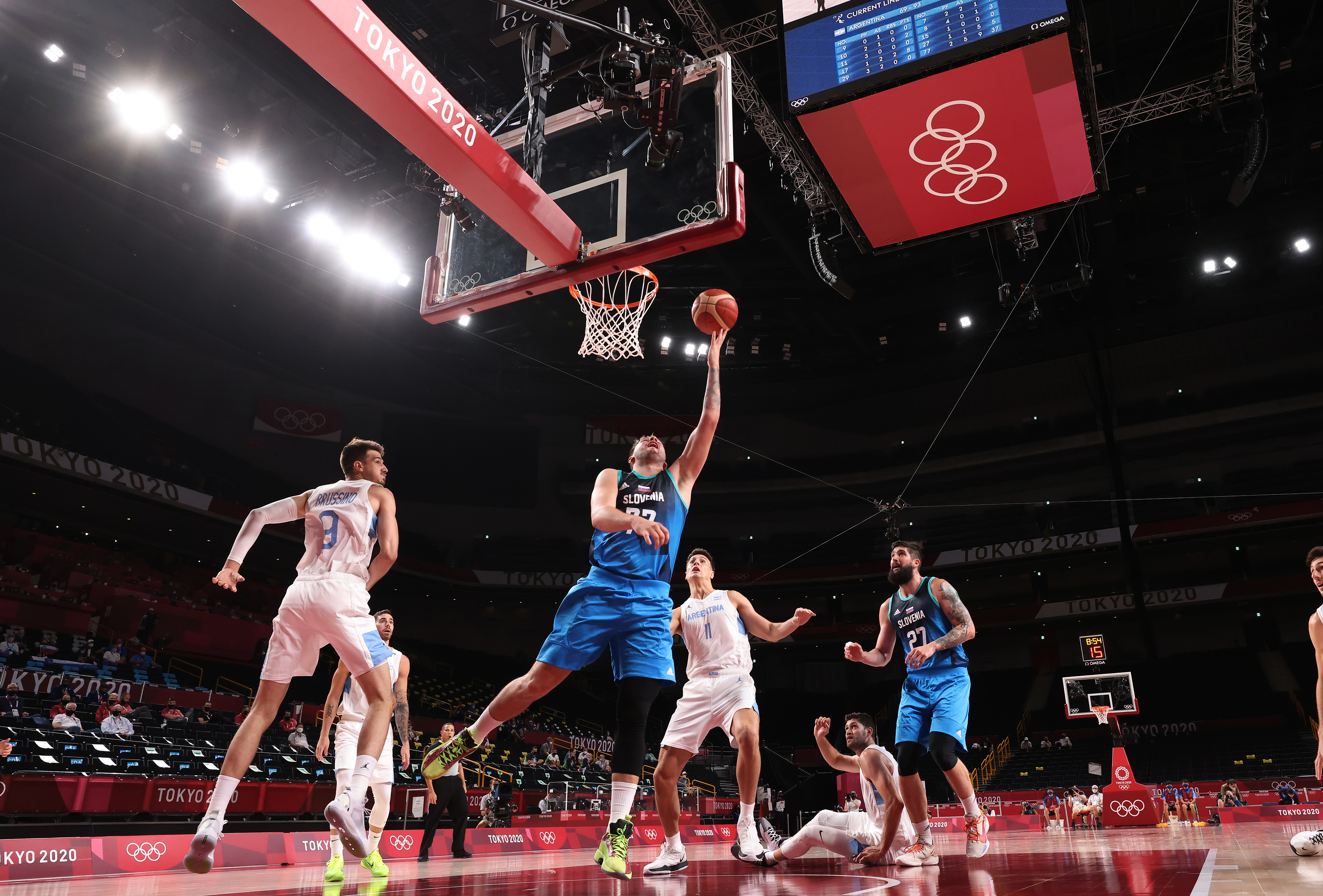 东契奇照片2024,东契奇世界杯照片