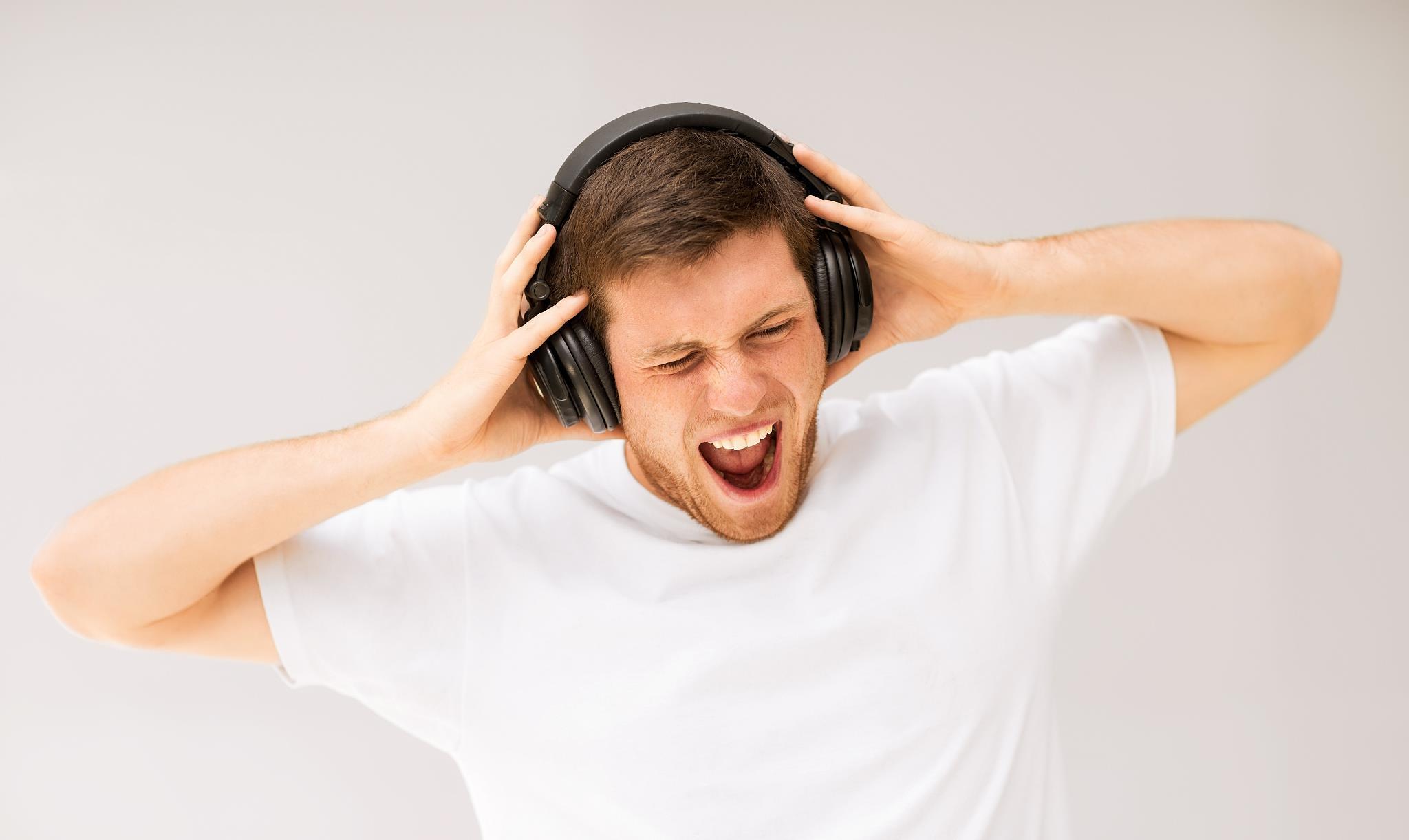 听小骨轻微损伤是什么导致的,听小骨损坏能听到声音吗