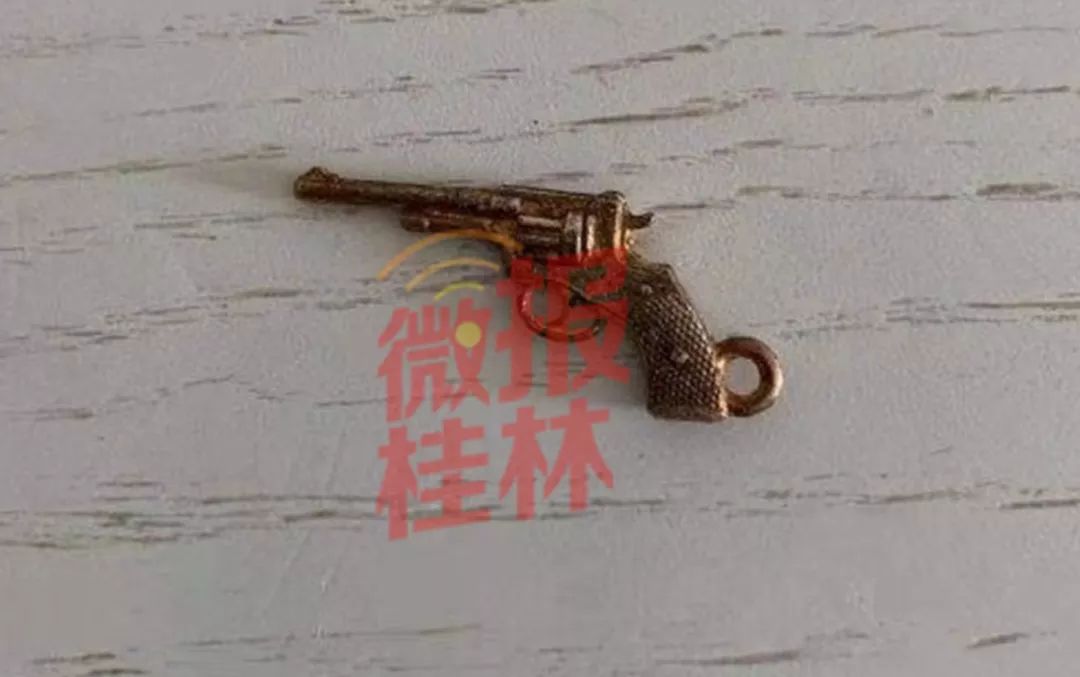 小孩误吃玩具枪,儿童误吞玩具枪软弹