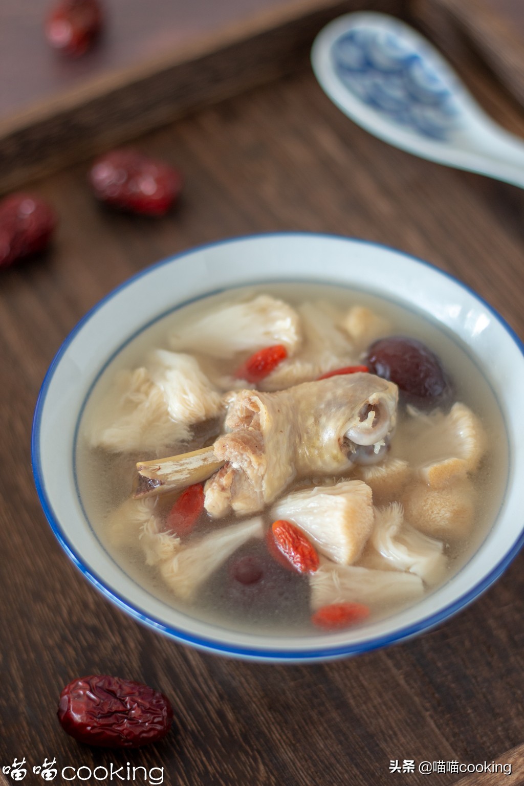 干猴头菇煲鸡汤最简单做法,百吃不腻的猴头菇鸡汤教程