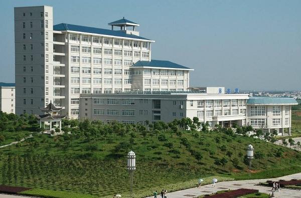 武汉“迷惑性”最强的野鸡大学，“正版”是学院，“盗版”是大学