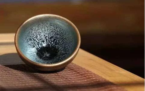 建盏茶具泡什么茶好喝,茶器那么多为什么建盏别具一格