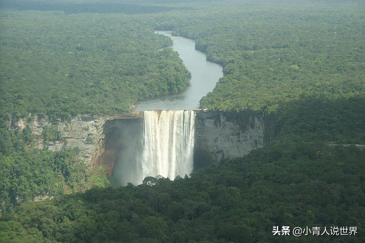 圭亚那这个国家富有吗,圭亚那是英国的殖民地吗